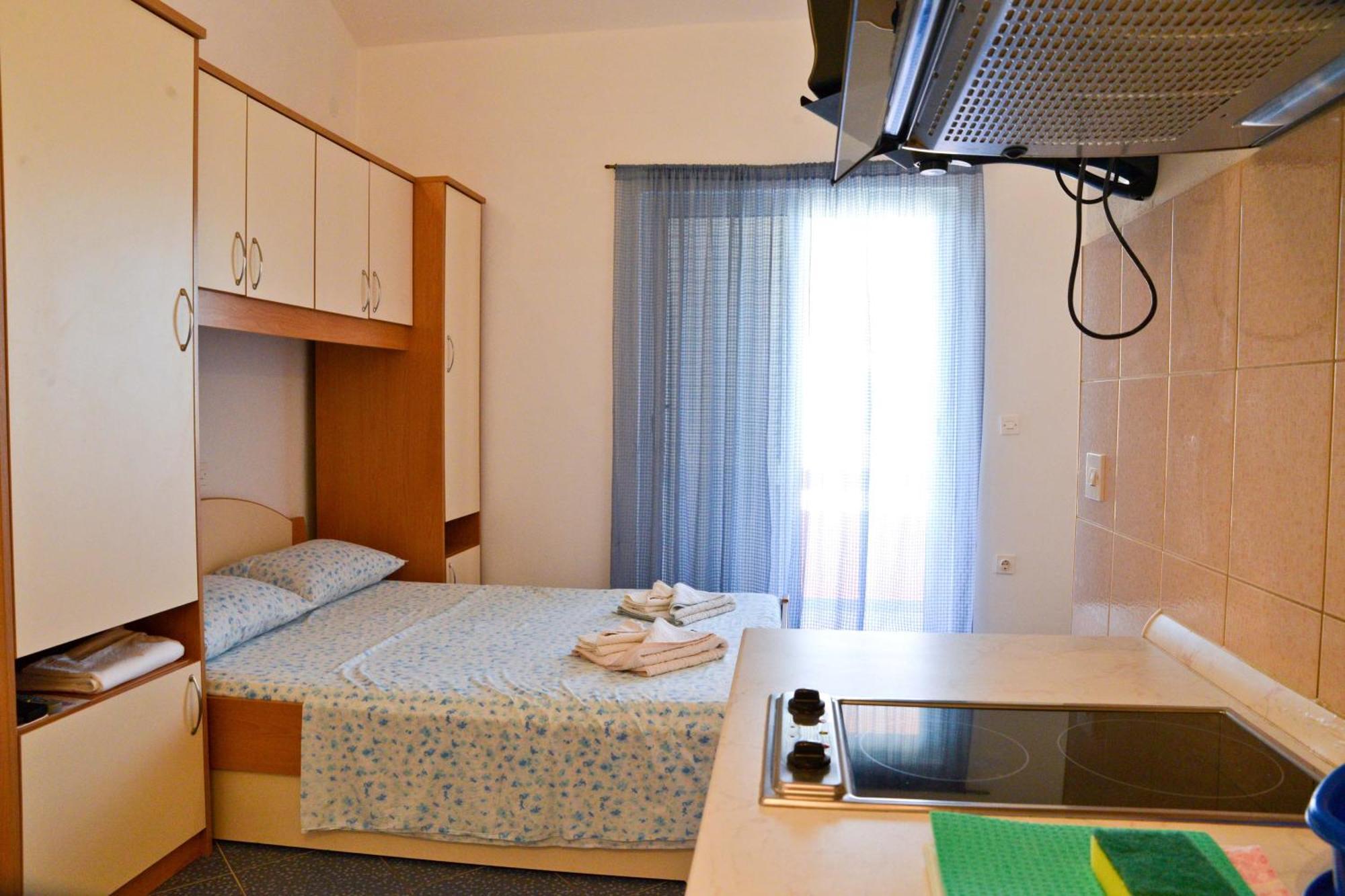 Apartments Lonic Kukljica Oda fotoğraf