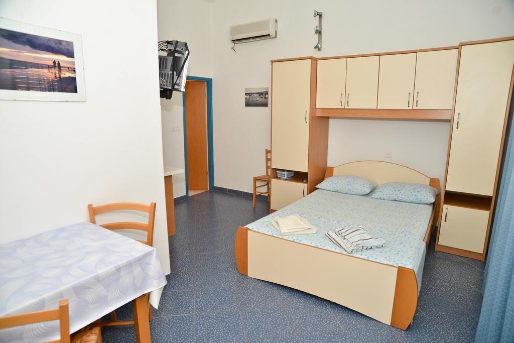 Apartments Lonic Kukljica Dış mekan fotoğraf