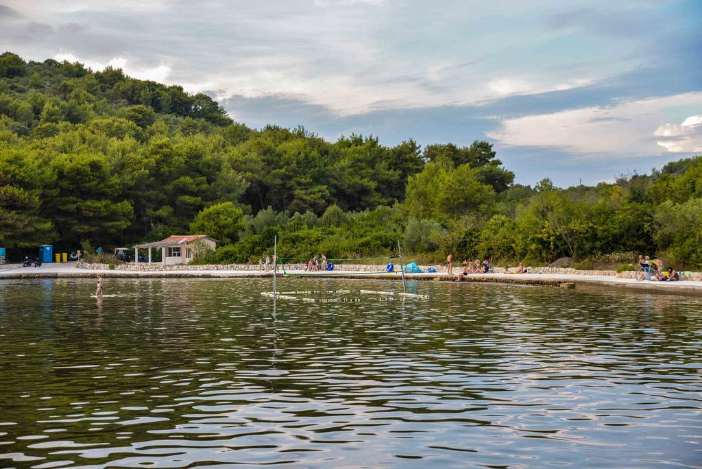 Apartments Lonic Kukljica Dış mekan fotoğraf