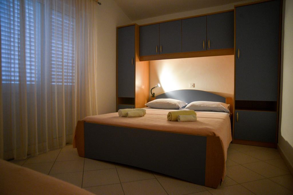 Apartments Lonic Kukljica Dış mekan fotoğraf